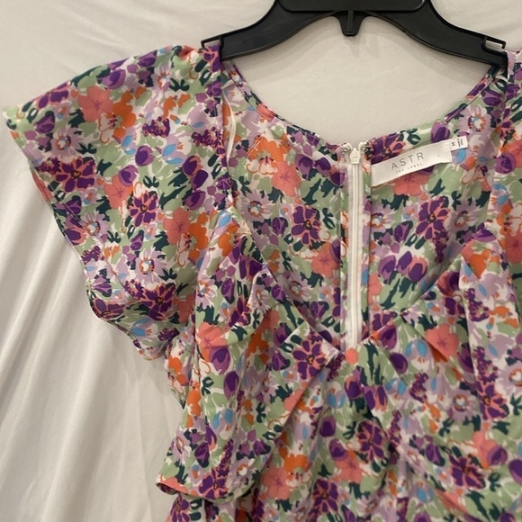ASTR the Label floral blouse  Top Size medium - Picture 4 of 5